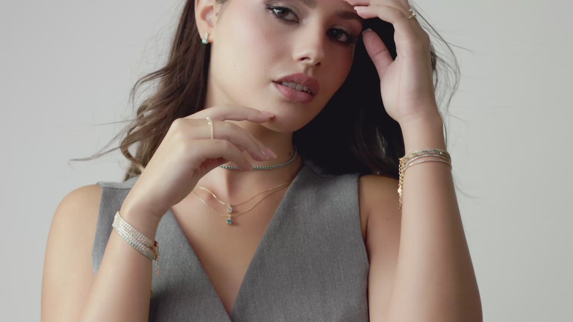 Carica il video: 